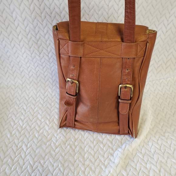 Boulder Ridge Full Grain Cowhide Convertible Backpack/Crossbody Bag - Picture 5 of 16